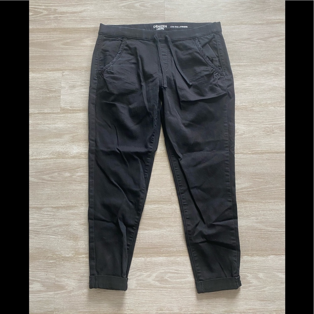 Levi’s Low Rise Jogger